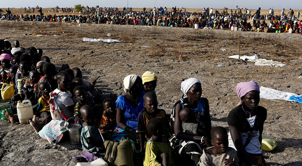 Line of food in South Sudan 